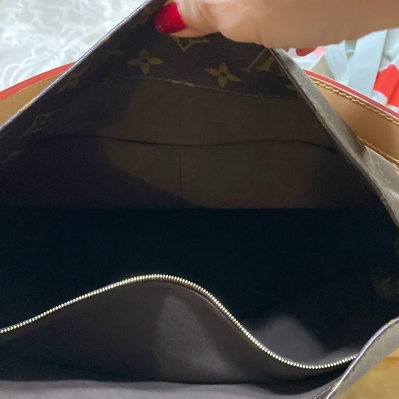 Like New Louis Vuitton Métis Hobo Reverse Monogram Canvas authentic - Picture 8 of 16